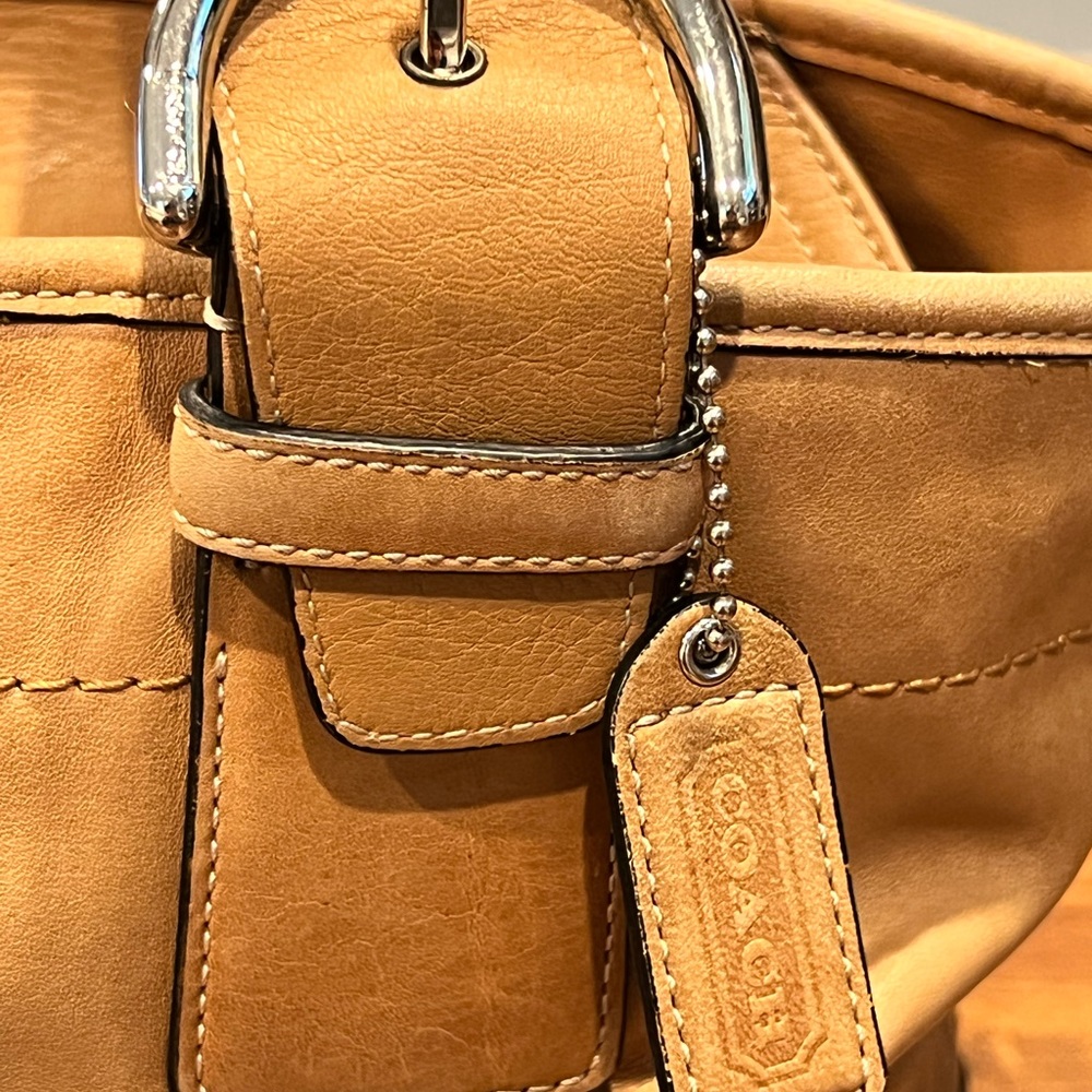 COACH 9544 SOHO BRITISH TAN LEATHER M SHOULDER HOBO - Picture 5 of 9